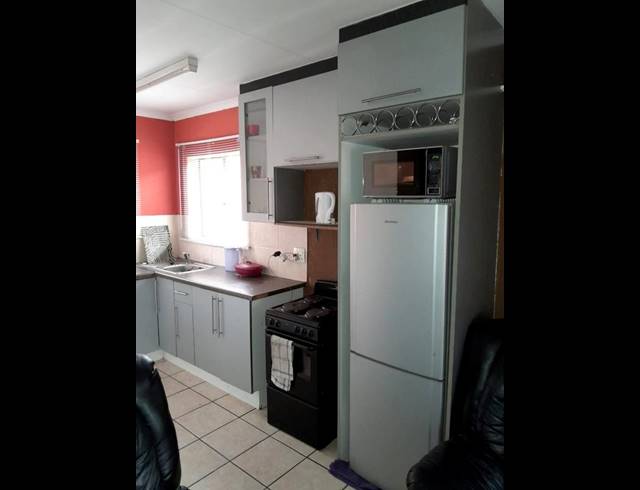 3 BEDROOM TOWNHOUSE FOR SALE IN PROTEA GLEN